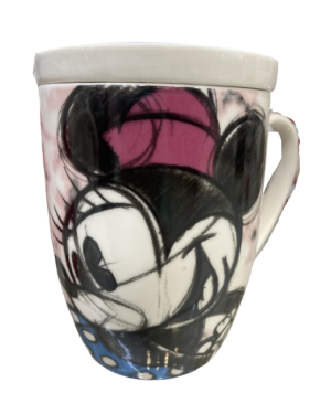TAZA MINNIE CON TAPA $280