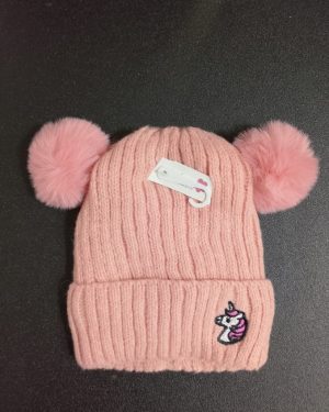 GORRO DE NIÑA CON POM PONES Y UNICORNIO $199