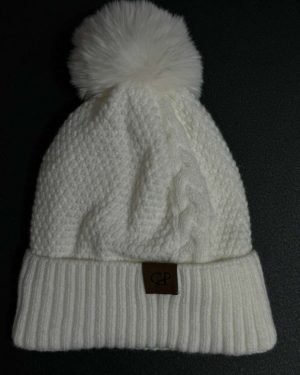 GORRO CON CIRCULOS, PONPON Y PELUDITO POR LA PARTE DE ADENTRO CON LOGO DE CP$245