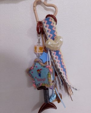 LLAVERO CON ESTRELLA Y FLECHA$199