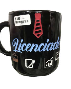 TAZA NEGRA "LICENCIADO/A" $245