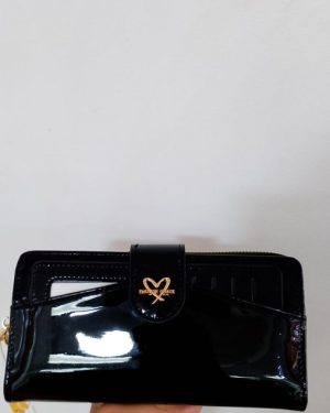 CARTERA GRACE DE CHAROL CON TARJETERA $199