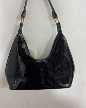 BOLSA NEGRA DE CHAROL$399