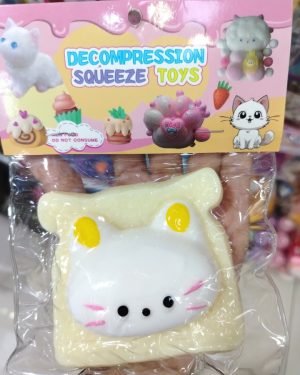 SQUISHY DE UN PAN CON CARITA DE GATITO BLANCO $75